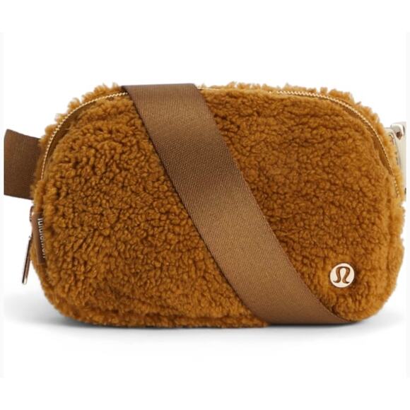 Lululemon Everywhere Sherpa Belt Bag in golden brown - Picture 1 of 7